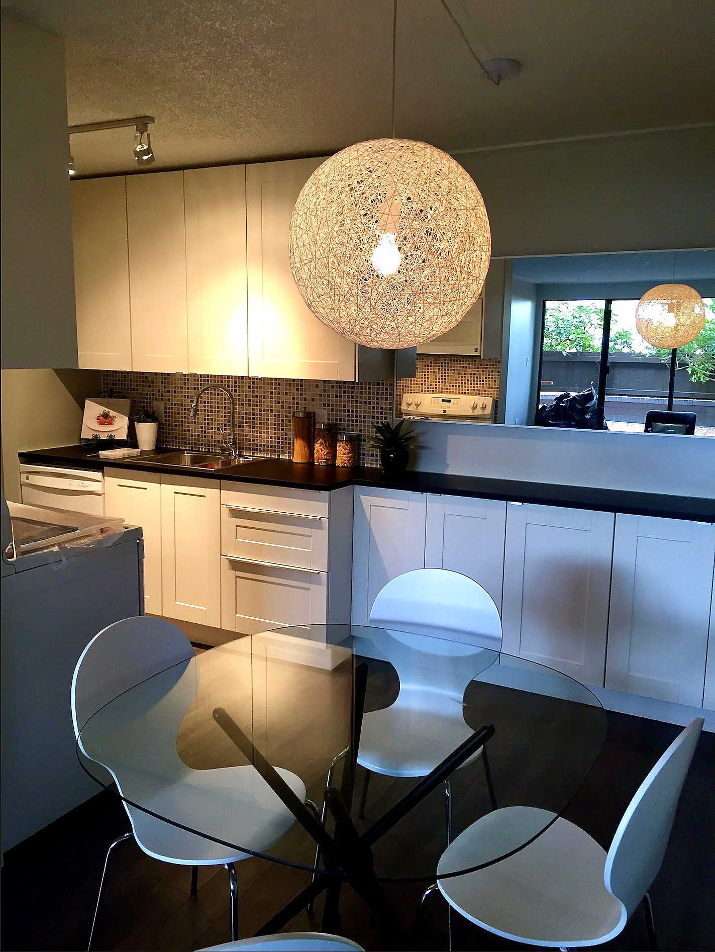Kitchen with pendant lights